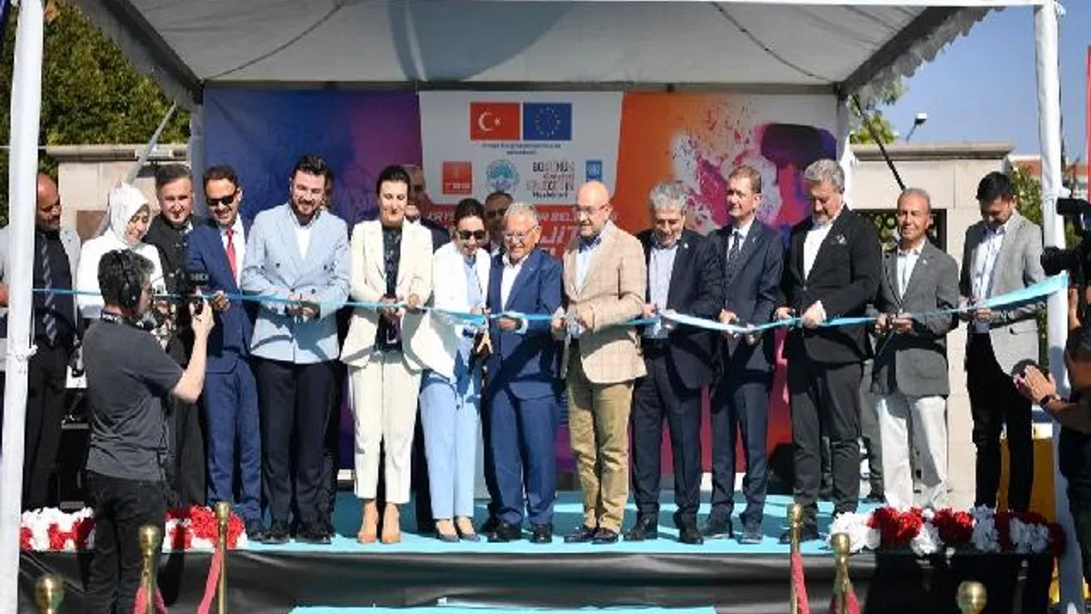 Kayseri Büyükşehir'den ‘Mobil Dijital Gençlik Merkezi’