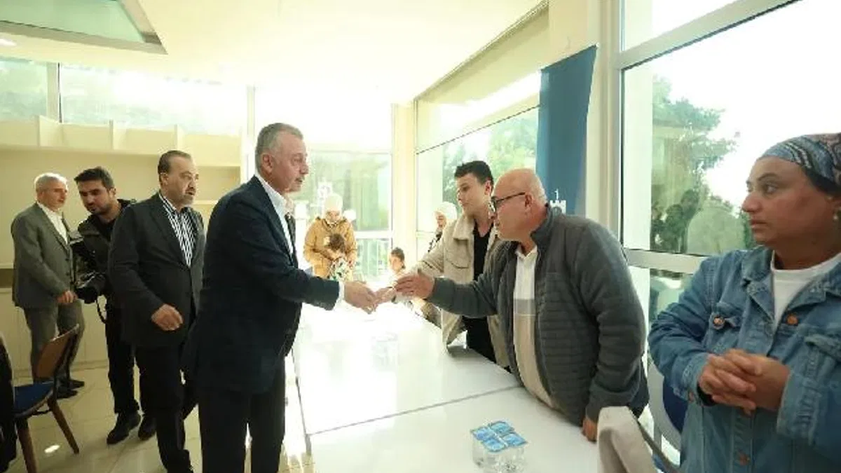 Gebze'de evlerine giremeyen ailelere moral ziyareti