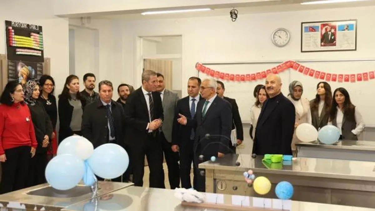 Gebze'de Başkan Büyükgöz ve Kaymakam Özyiğit’ten okullara ziyaret