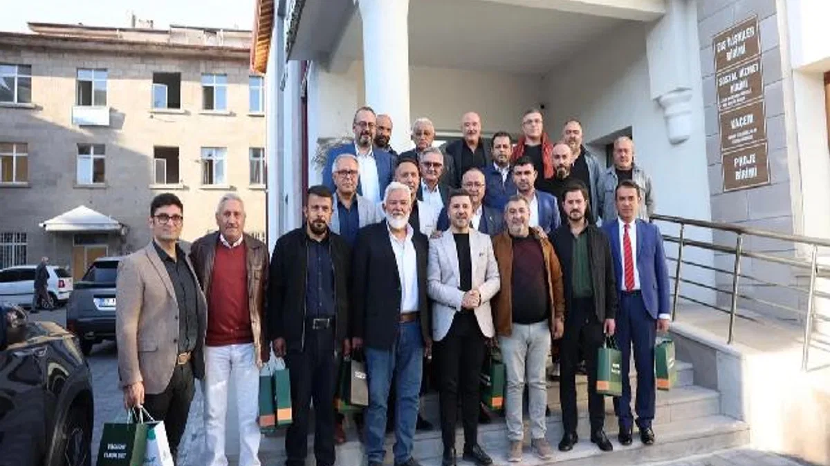 Başkan Rasim Arı Nevşehirli muhtarlarla buluştu