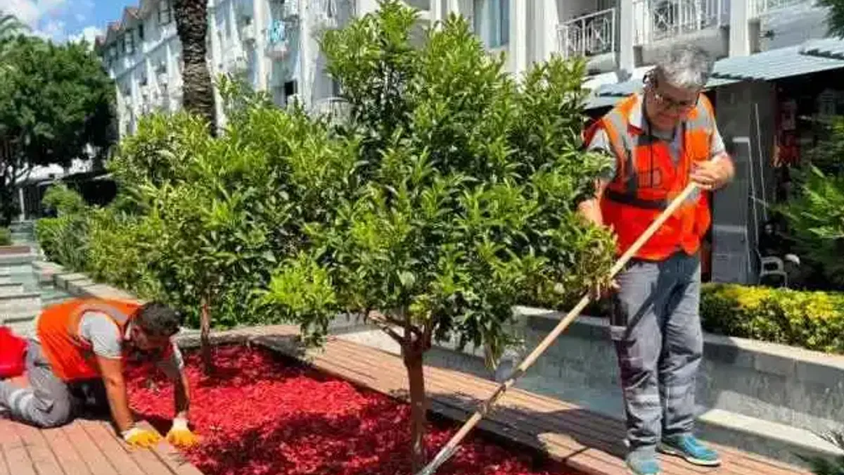 Antalya Büyükşehir’den Kemer Liman'a bakım onarım