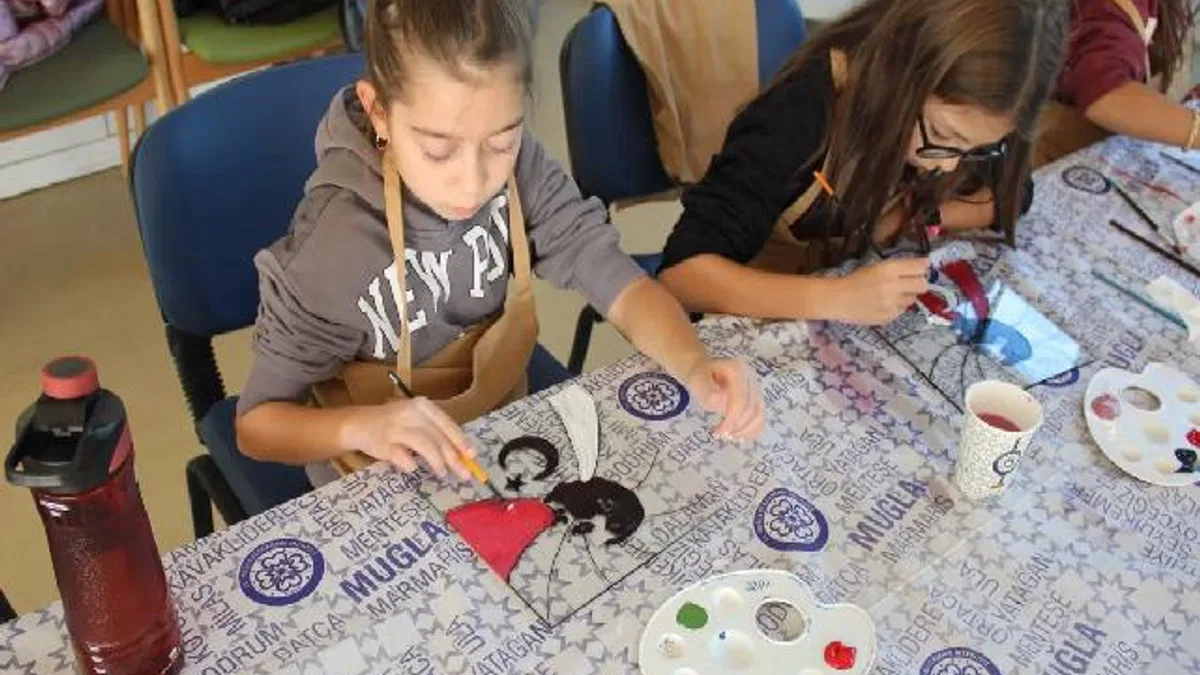Muğla atölyelerinde Atatürk temalı sanat çalışmaları