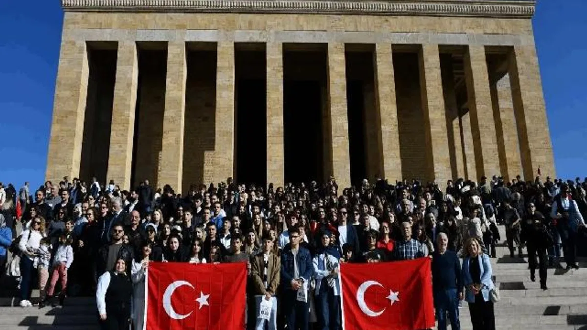 Balıkesirli gençlerden Ata’ya vefa ziyareti