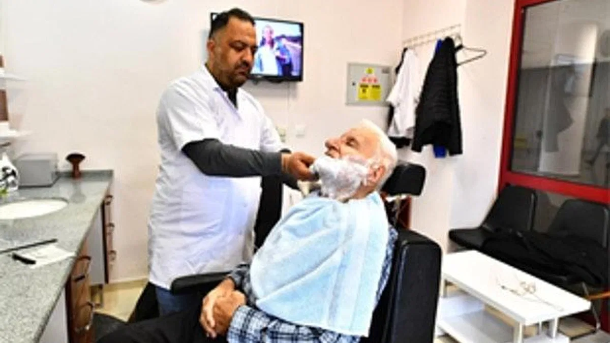 İzmir'in dört dörtlük hizmet veren huzurevi Türkiye'ye örnek