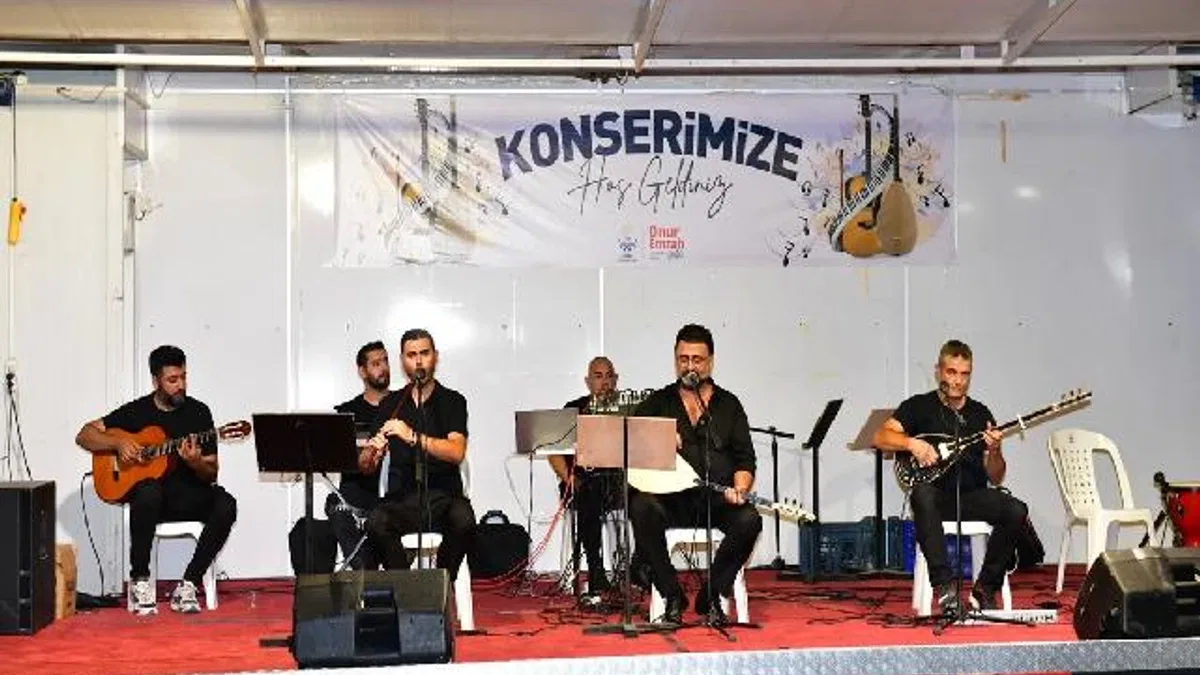 İzmir Çiğli’de yaz boyunca sokaklar sanatla şenlendi