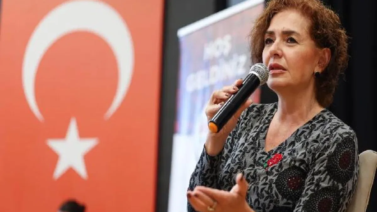 Gazeteci Özlem Gürses'ten Bakırköy'de 'umutlu' konuşma