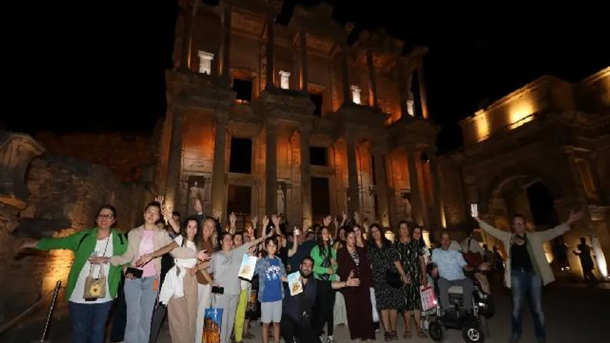 Engelsiz bireylere Efes'te gece yolculuğu