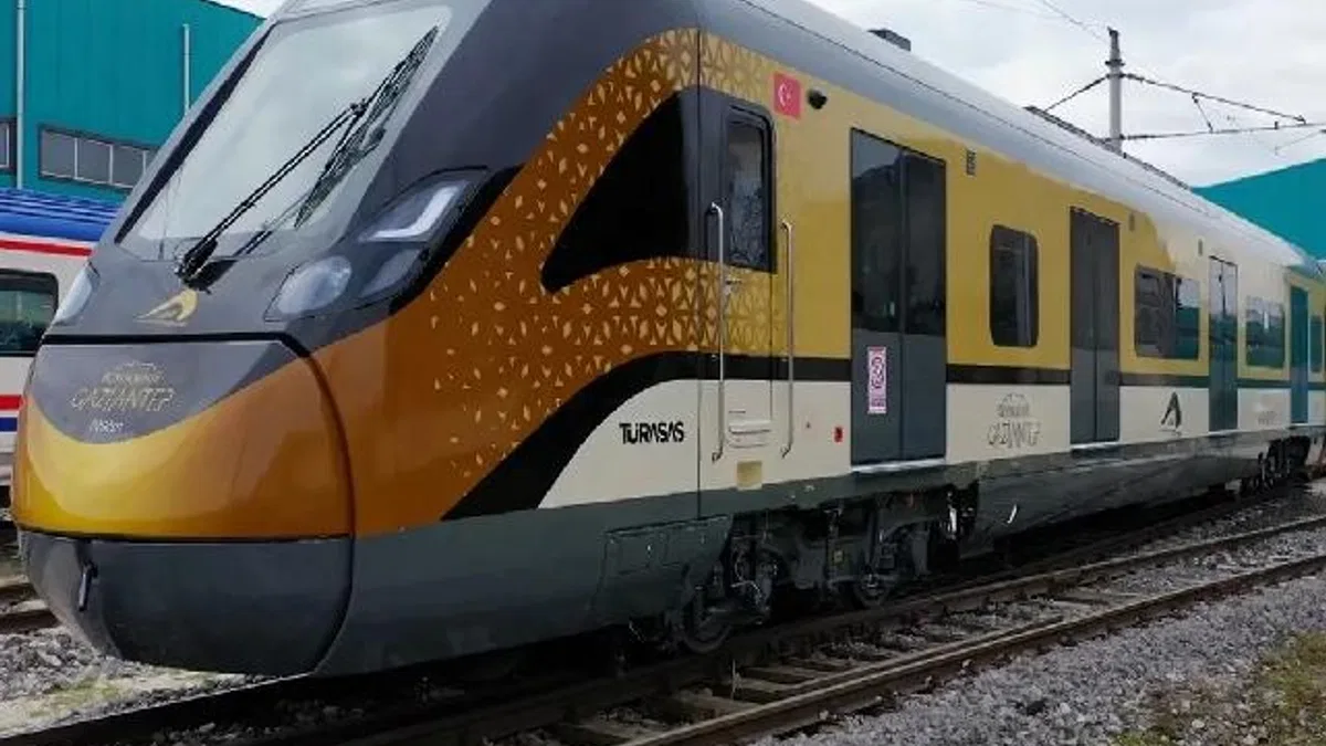 Milli Banliyö Treni'nde ilk set tamam... İlk set Sakarya'dan Gaziantep'e gidiyor