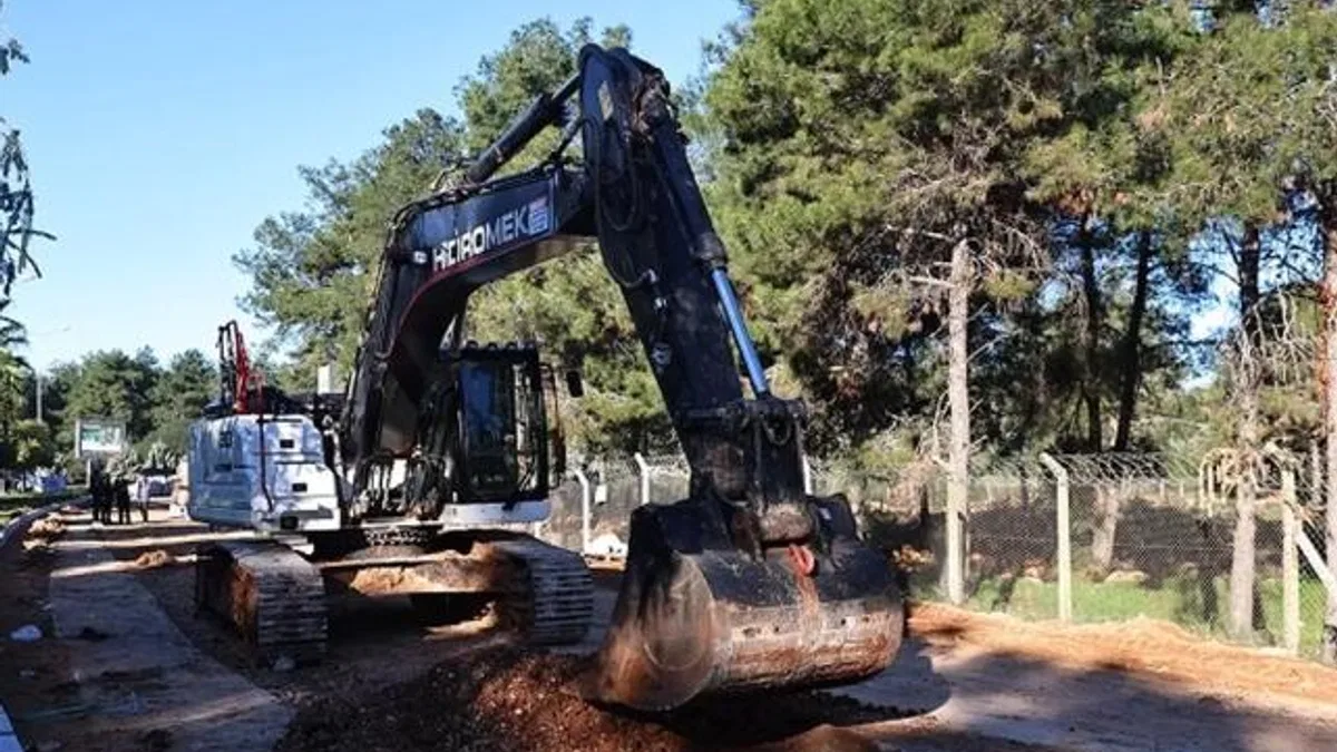 Antalya Büyükşehir'den Kardeş Kentler Caddesi’nde çalışma