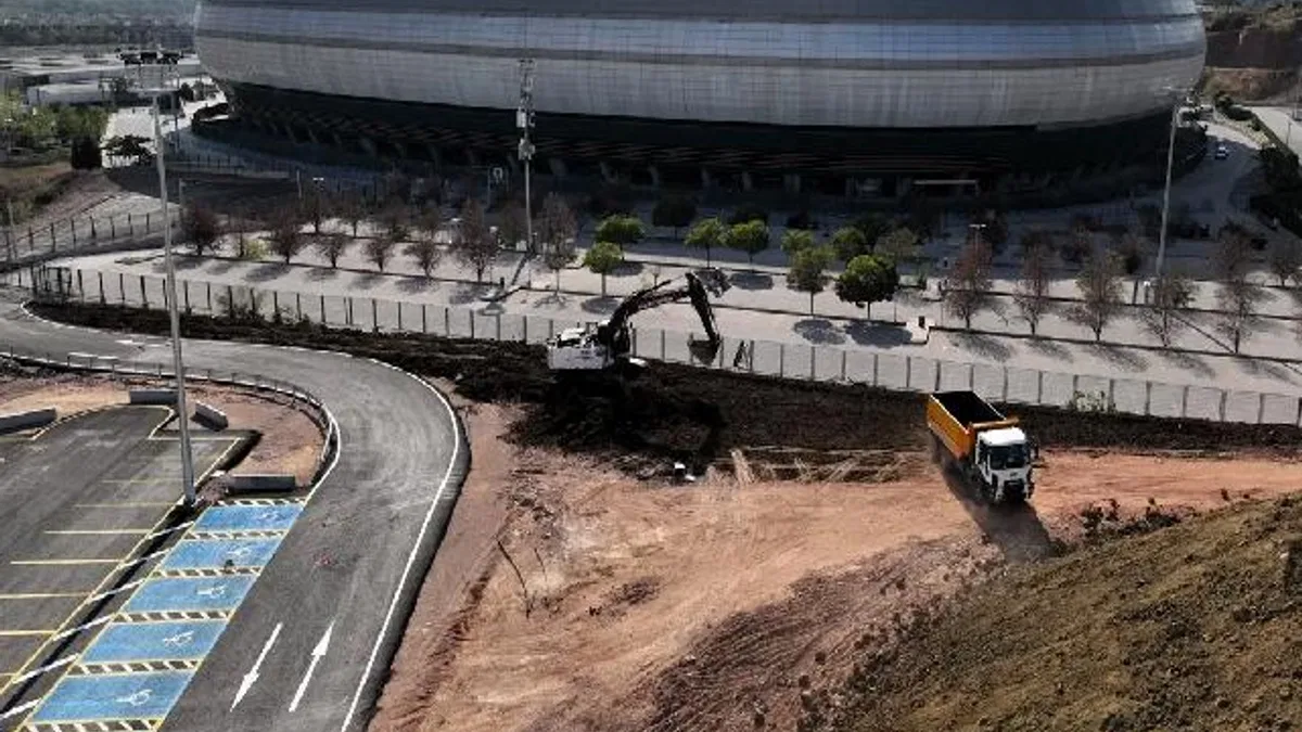 Kocaeli Stadı’nın çevresinde hummalı çalışma