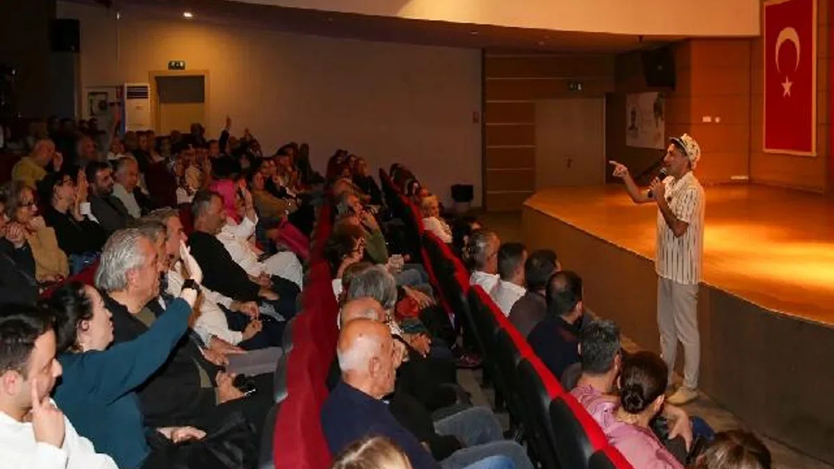 Öğretmenlere 'Çiğli Komedi Akşamları' neşeli gece yaşattı