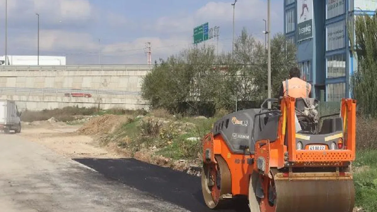 Kocaeli İzmit’te ulaşım konforu için asfalt mesaisi