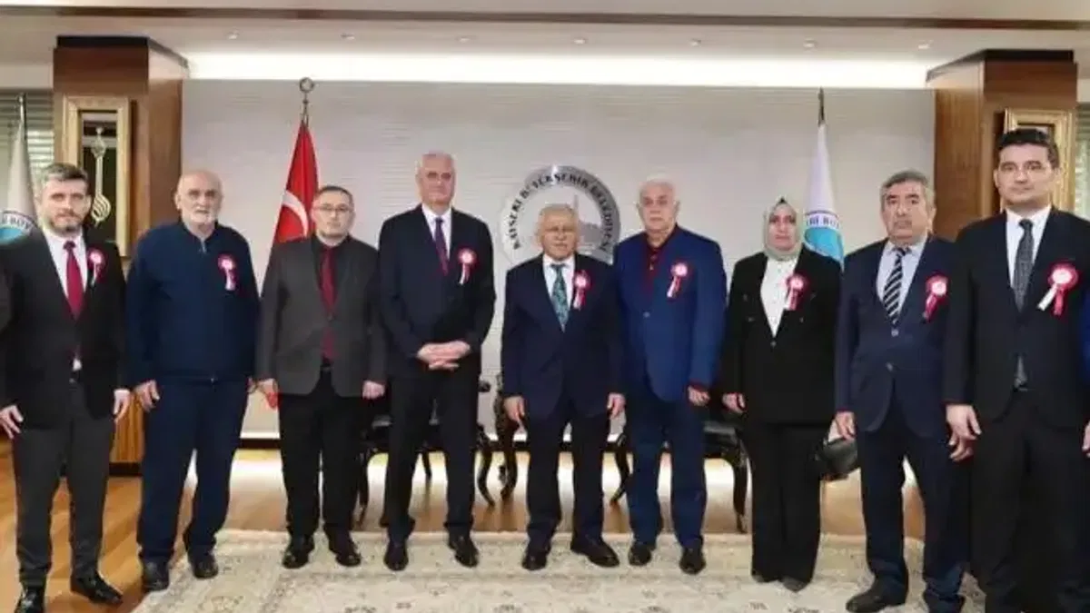 Memduh Büyükkılıç'a 'Vakıf' ziyareti