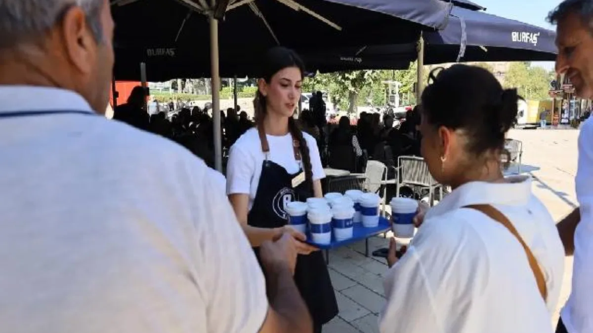 Bursa'da BURFAŞ'tan çarşı esnafına kahve ikramı
