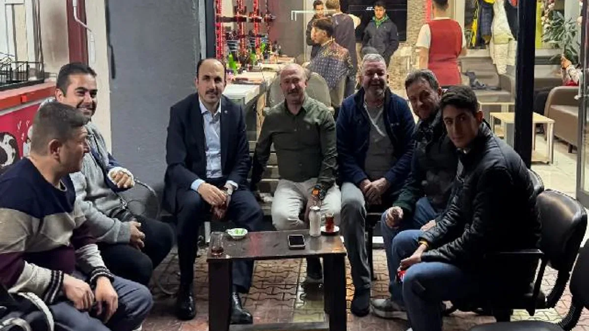 Başkan Altay esnafların çay davetine katıldı