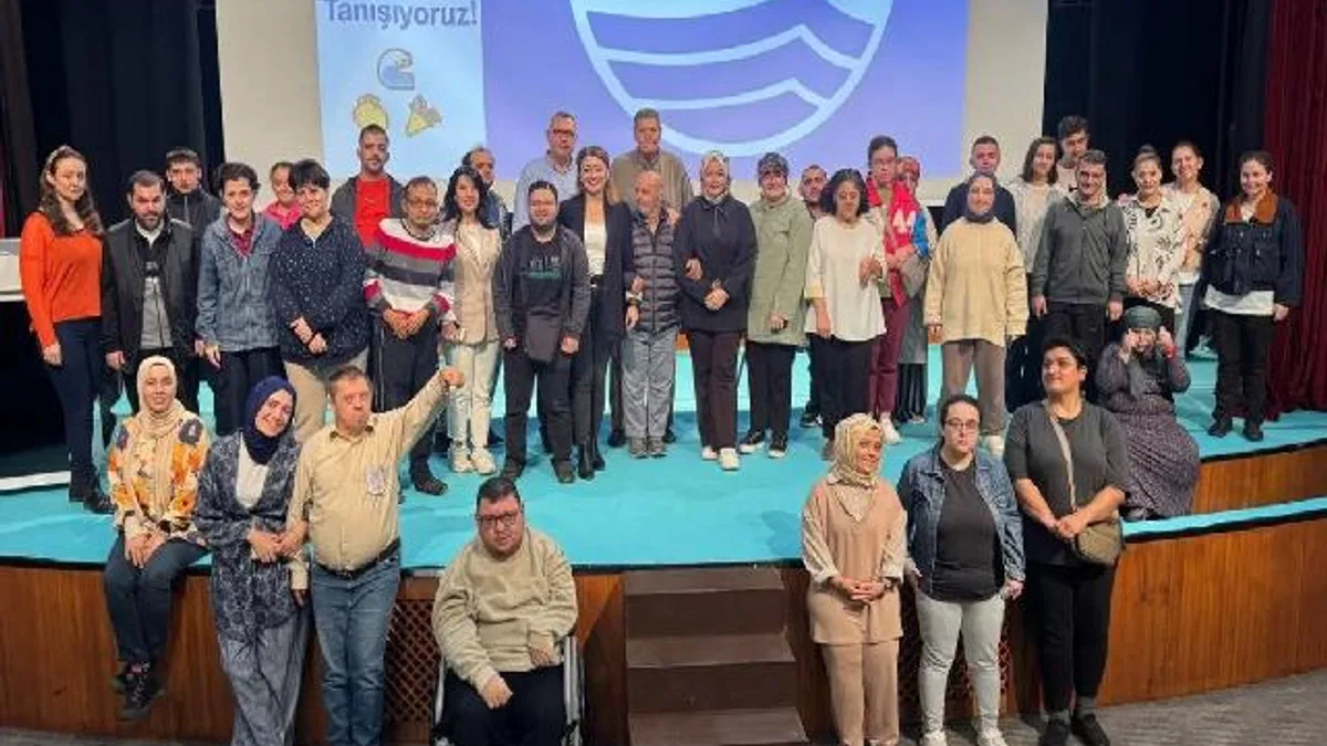 Sakarya'da geleceğe mavi dokunuşlar rozetlendi