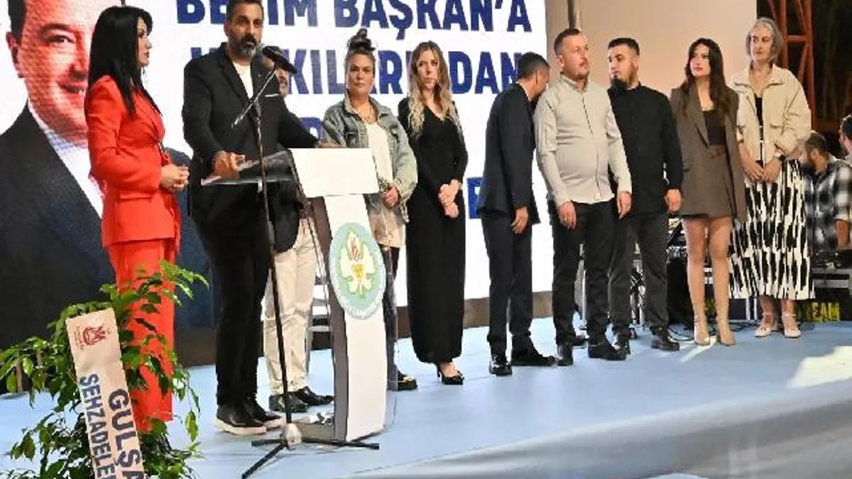 Manisa'da berberlerden 60. yıl coşkusu