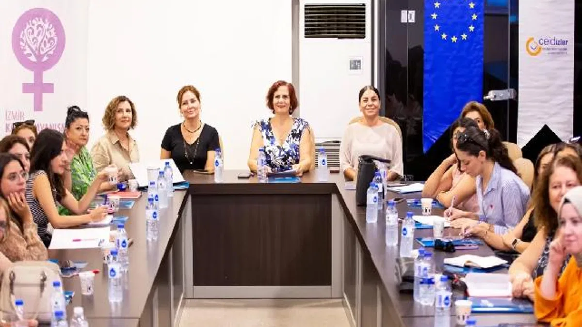 İzmir kadına şiddet karşı Narlıdere'de buluştu
