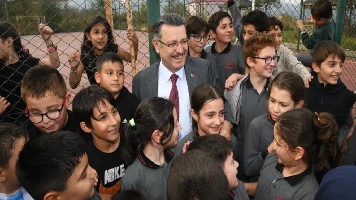 Trabzon Yomra’da öğrencilere oyun sahası müjdesi