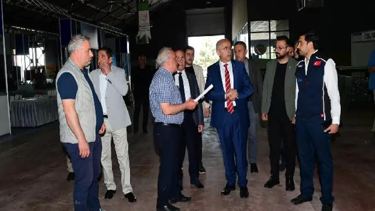 Başkan Er, 7. Malatya Yapı Dekorasyon fuar alanında incelemelerde bulundu
