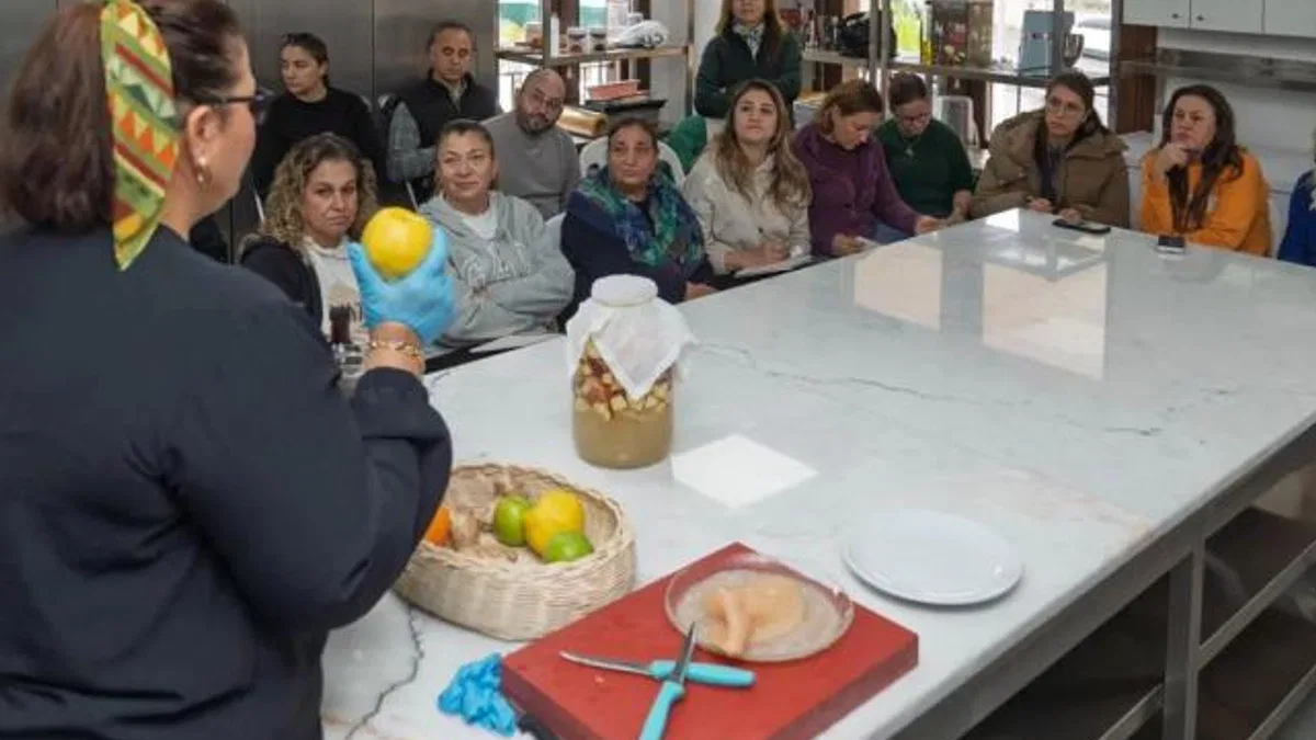 Meslek Fabrikası’nda İzmirli katılımcılara sirke eğitimi