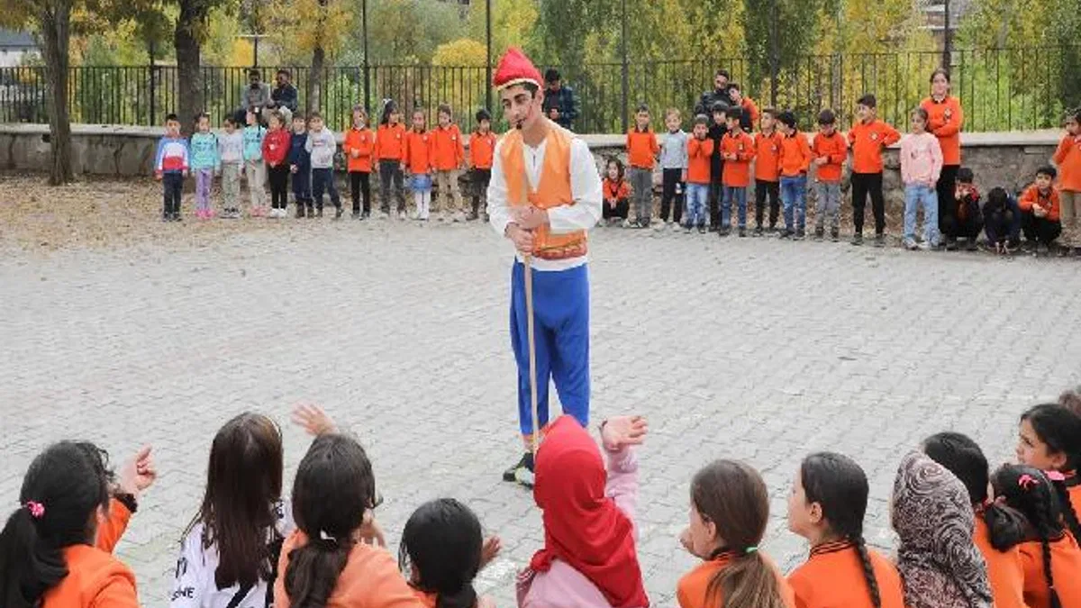 Bitlis Belediyesi Tiyatro Topluluğu, sezonu açtı