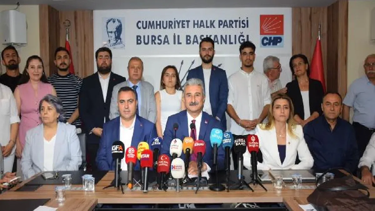CHP Bursa'dan eğitim notu: Eğitim çöküyor, MEB sınıfta kaldı!