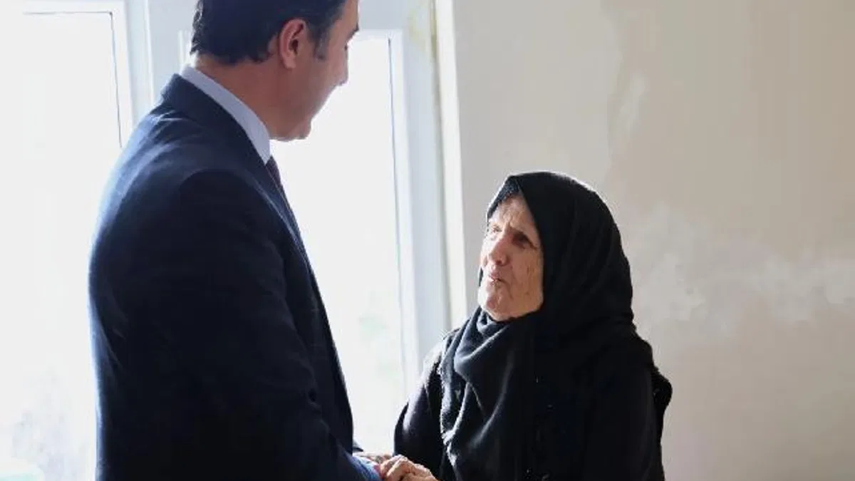 Kocaeli Büyükşehir acıları hafifletiyor