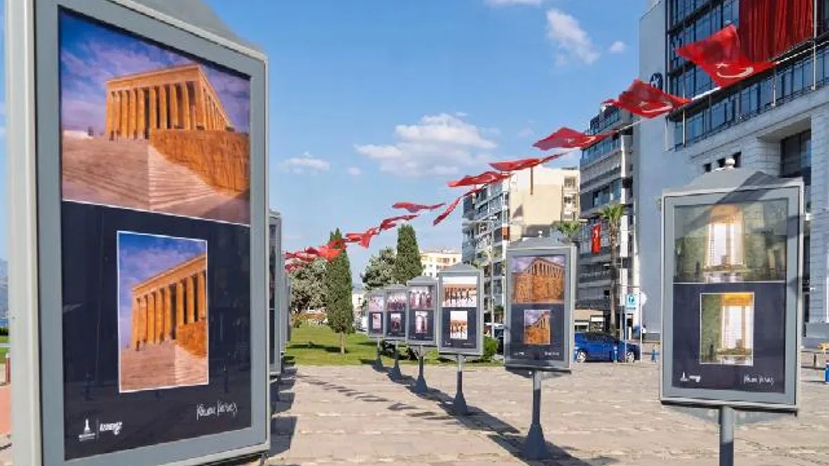 Gazeteci Korcan Karar’ın “Anıtkabir” sergisi İzmir’de açıldı