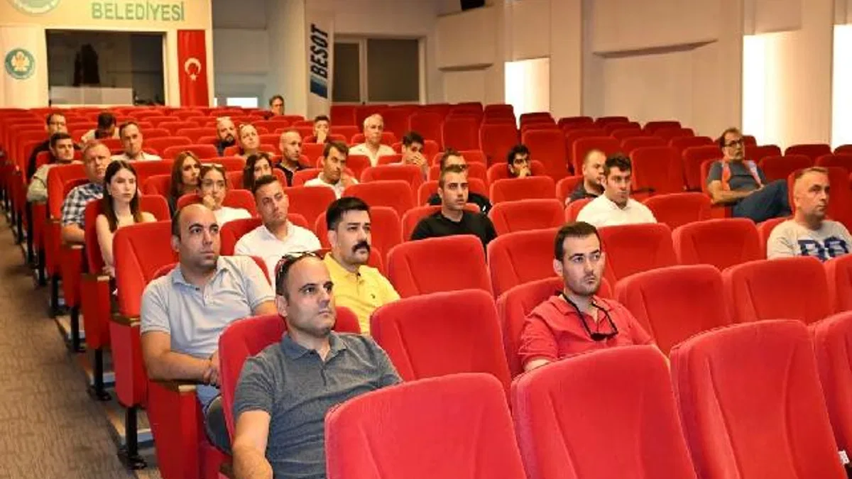 Manisa'da belediye personeline 'Afet Bilinçlendirme' eğitimi