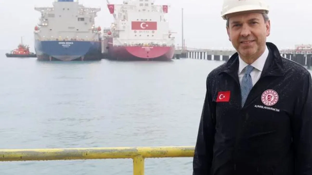 Ertuğrul Gazi FSRU’da kritik transfer... Türkiye'nin gazlaştırma kapasitesi 200 milyon metreküpe çıkıyor
