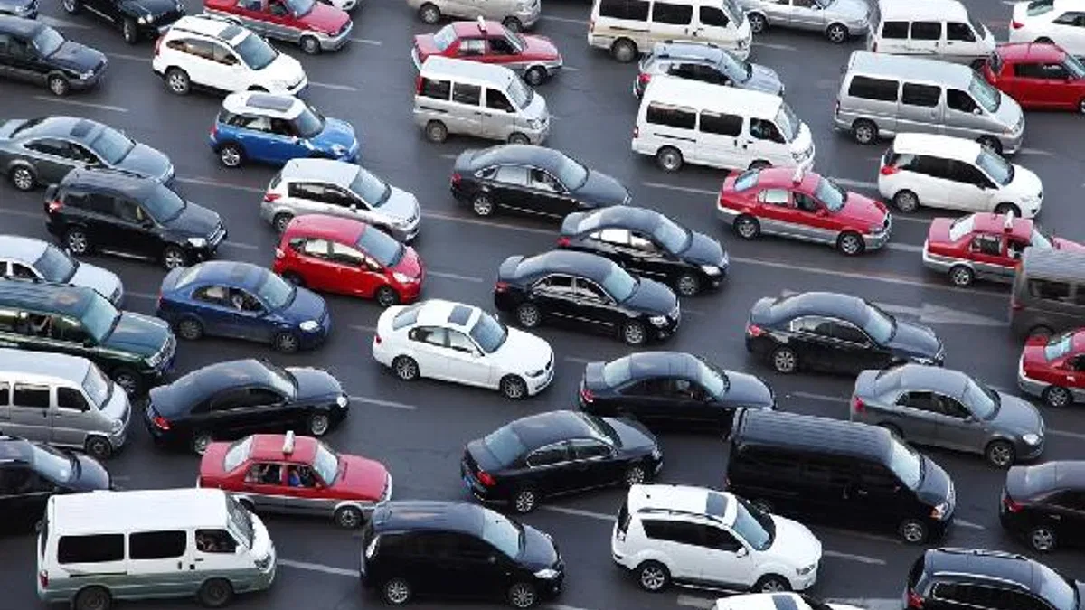 Afetlerde araç güvenliği için hayat kurtaran tavsiyeler