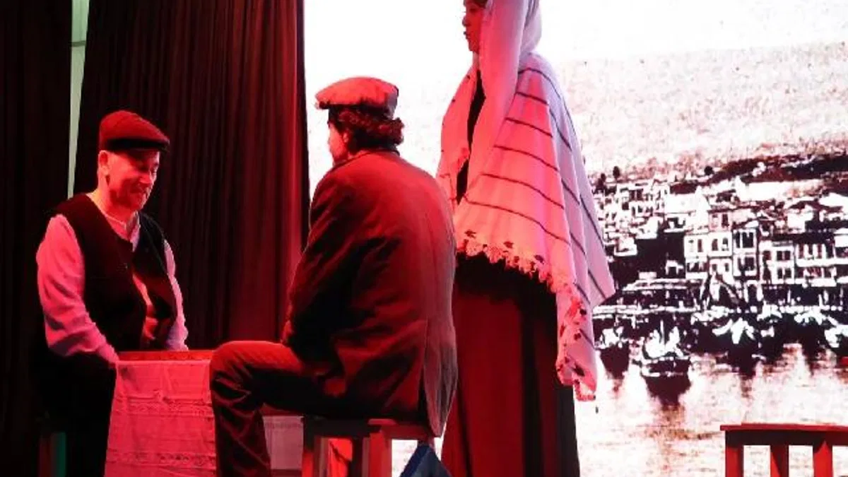 Mudanyalı tiyatrocular 'Mübadil Öyküleri' ile Adalar'da