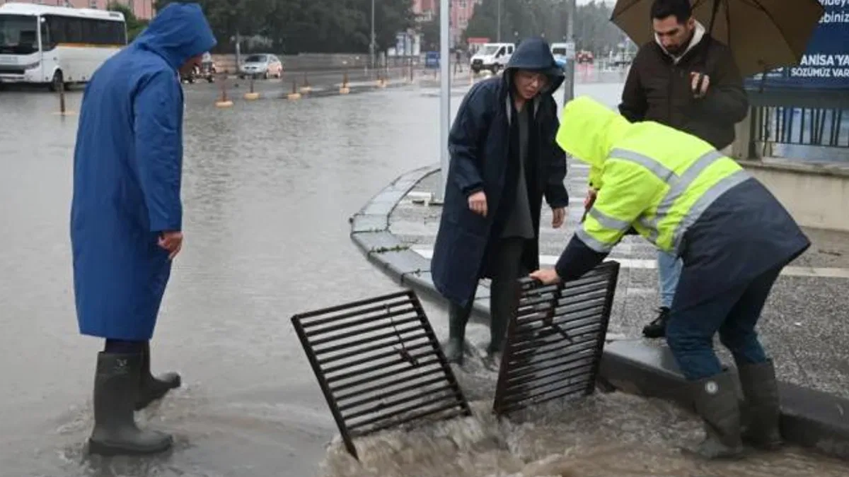 Manisa'da MASKİ ekipleri sağanak dolayısıyla sahada