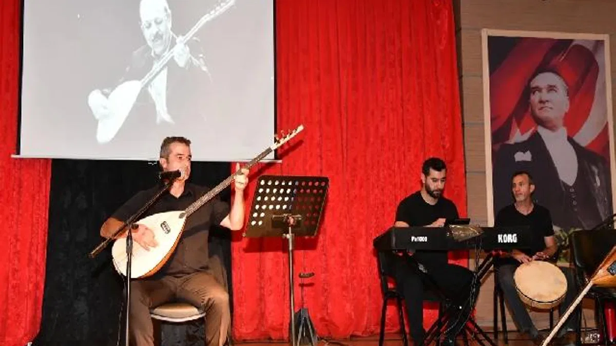Neşet Ertaş Çiğli’de türkülerle anıldı