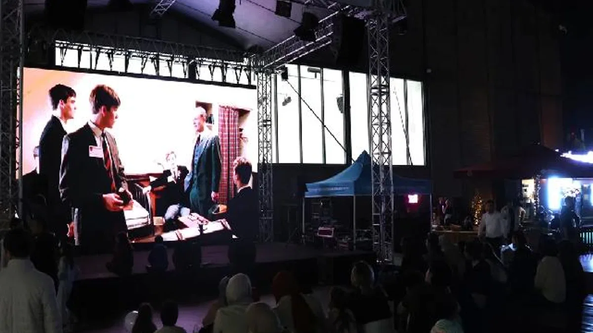 Kocaeli'de “Ölü Ozanlar Derneği” ilgiyle izlendi
