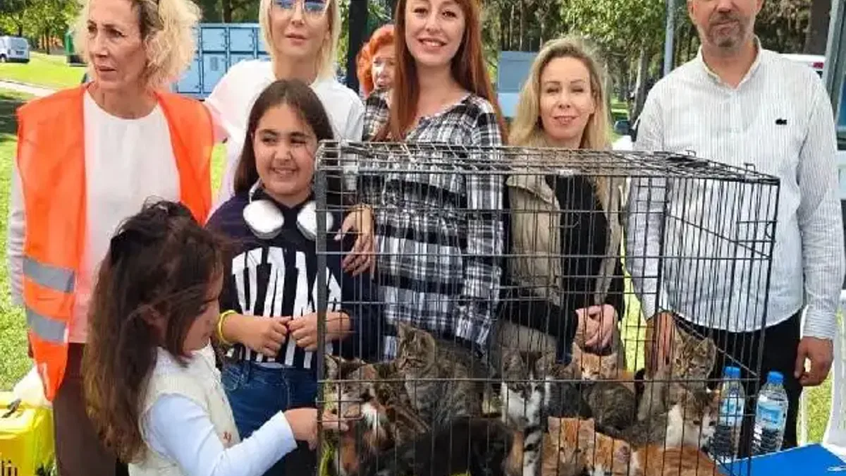 “Satın Alma, Sahiplen” etkinliğinde can dostlara yeni yuvalar
