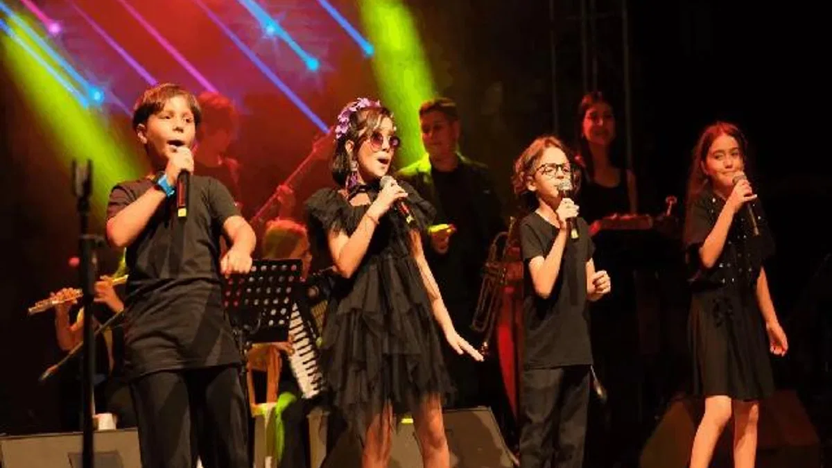 MOD10 gençlik orkestrası’ndan Ayvalık’ta kurtuluş coşkusu