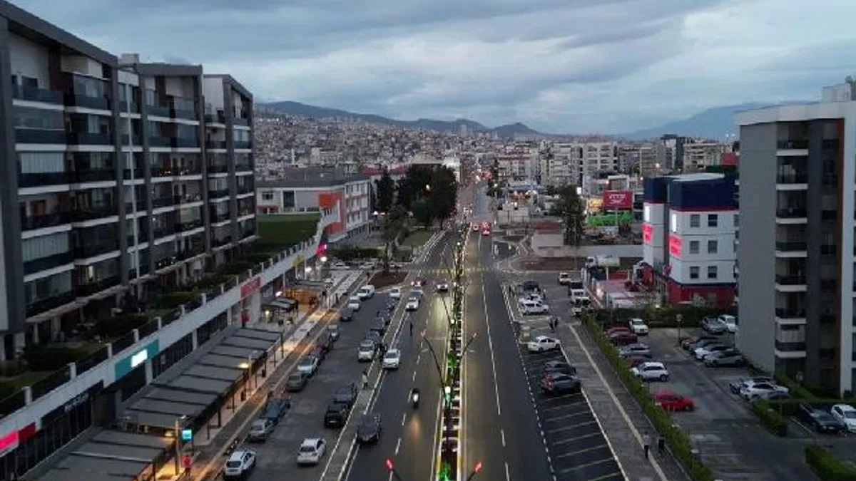 İzmir'de Eski Havaalanı Caddesi'ne modern dokunuş!