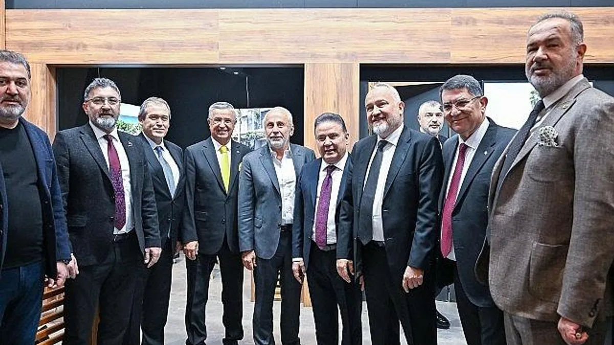 Başkan Böcek ITB Berlin fuarında Antalya'yı tanıtıyor