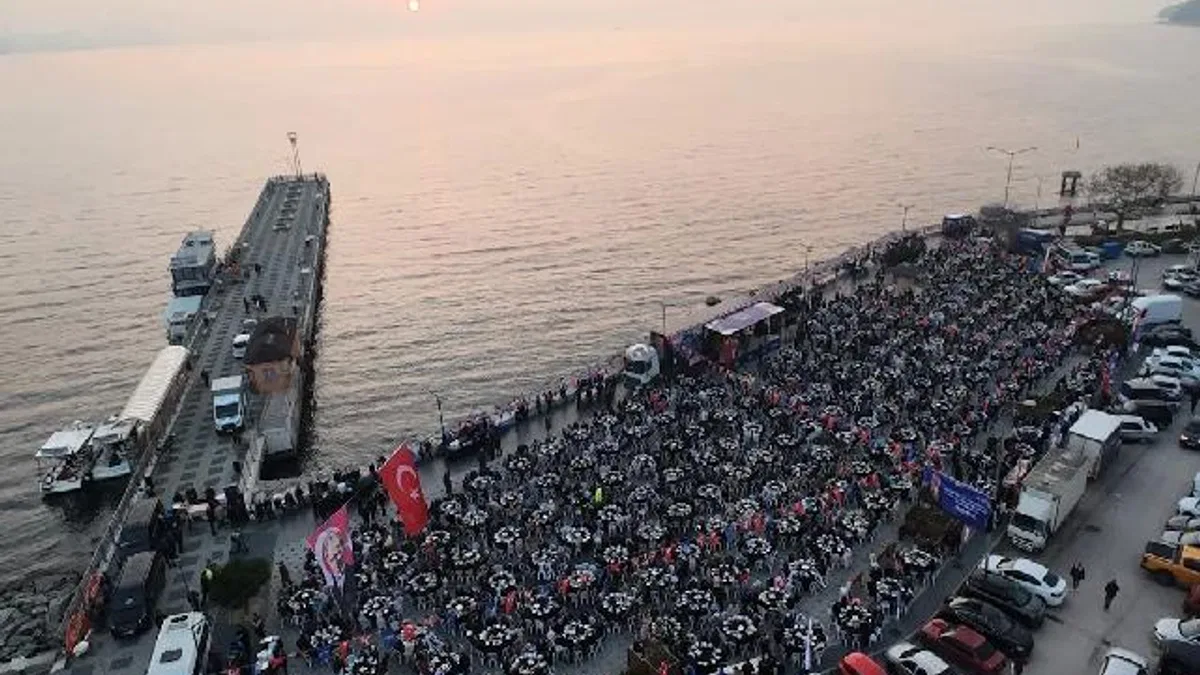 Bursa Büyükşehir’den Gemlik’te 3000 kişilik iftar sofrası