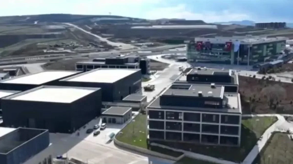 Savunma sanayiinde önemli bir eşik... Roketsan'dan milyar dolarlık yatırım