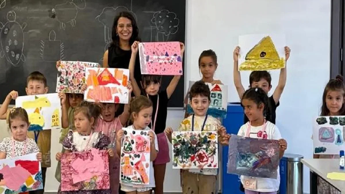 Eskişehir Sanat Sokağı’nda minik yetenekler sahneye çıktı