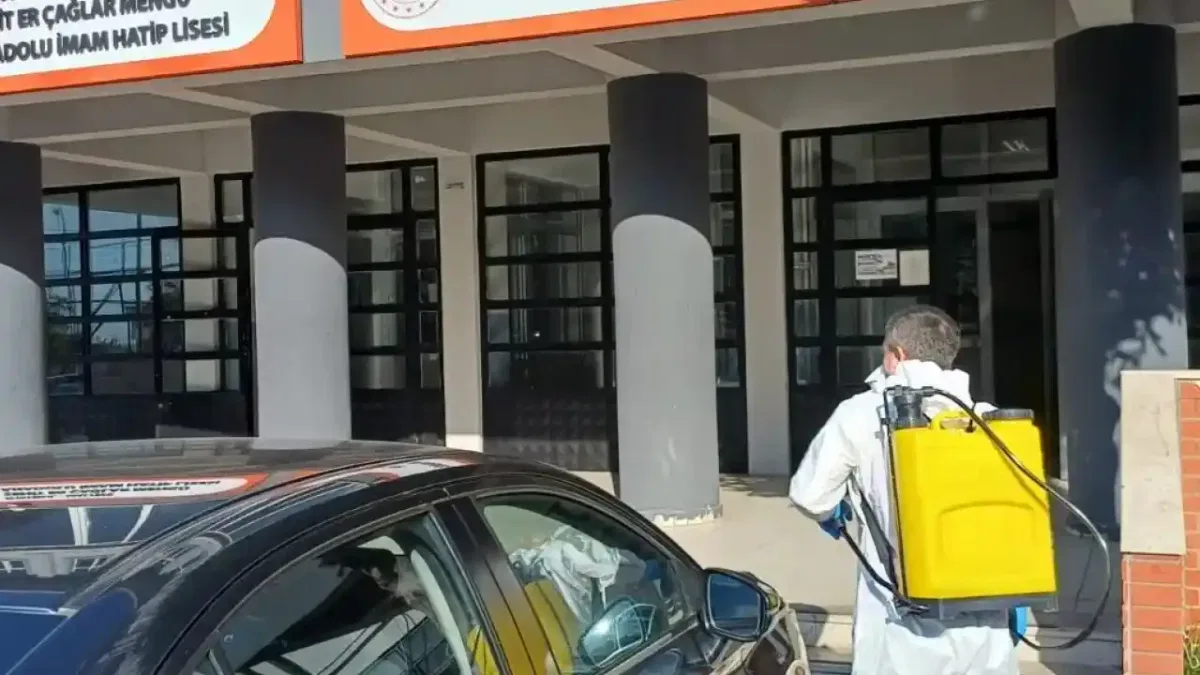 Maltepe'de 82 okulda dezenfeksiyon seferberliği