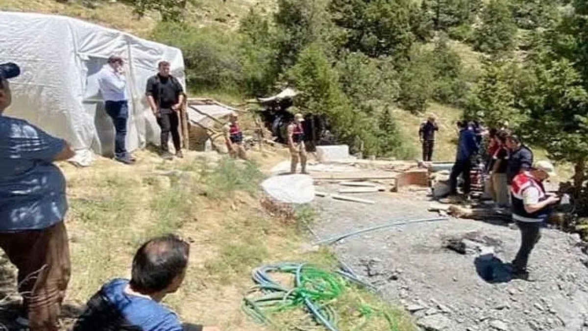 Erzurum'da Oltu taşı ocağında göçük meydana geldi
