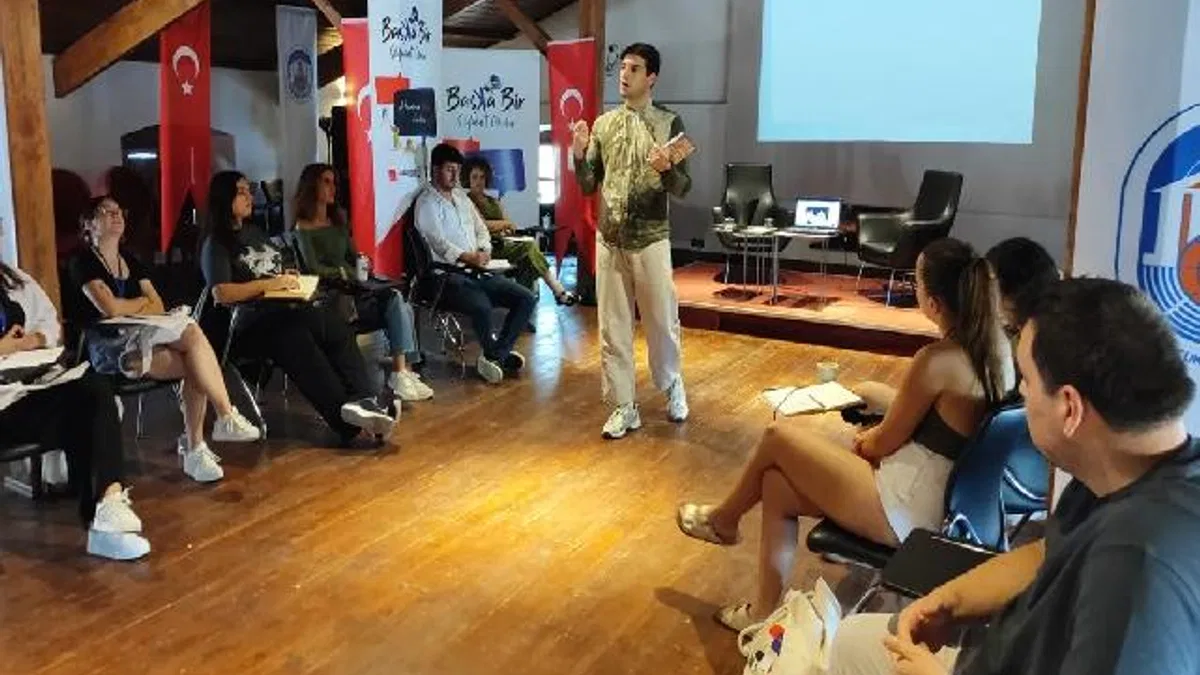 İsveç Milletvekili Castro, gençlerle Efes Selçuk’ta Buluştu