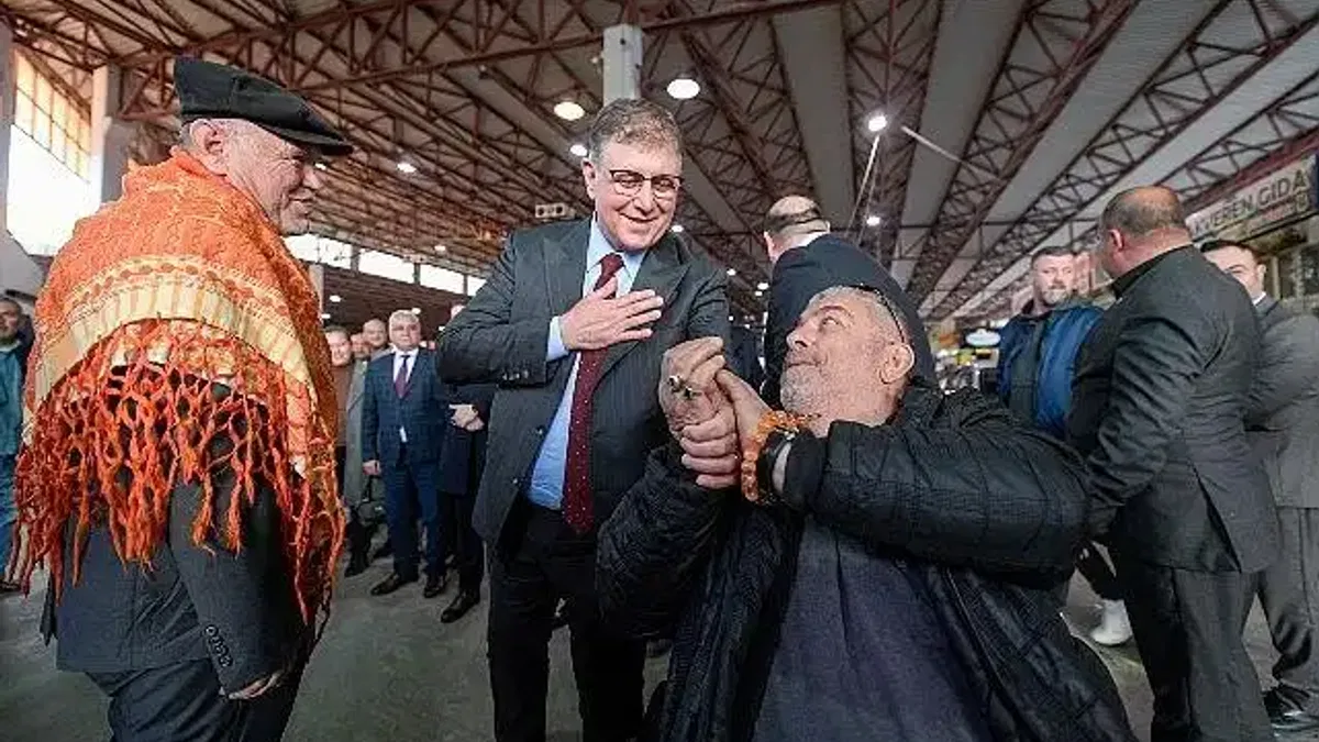 Başkan Cemil Tugay canlı yayında açıkladı İzmir Büyükşehir Belediyesi ramazanda destek ve dayanışmayı büyütüyor