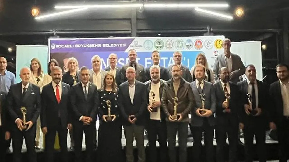 “Bozkırın Tezenesi” Kocaeli’de türkülerle anıldı
