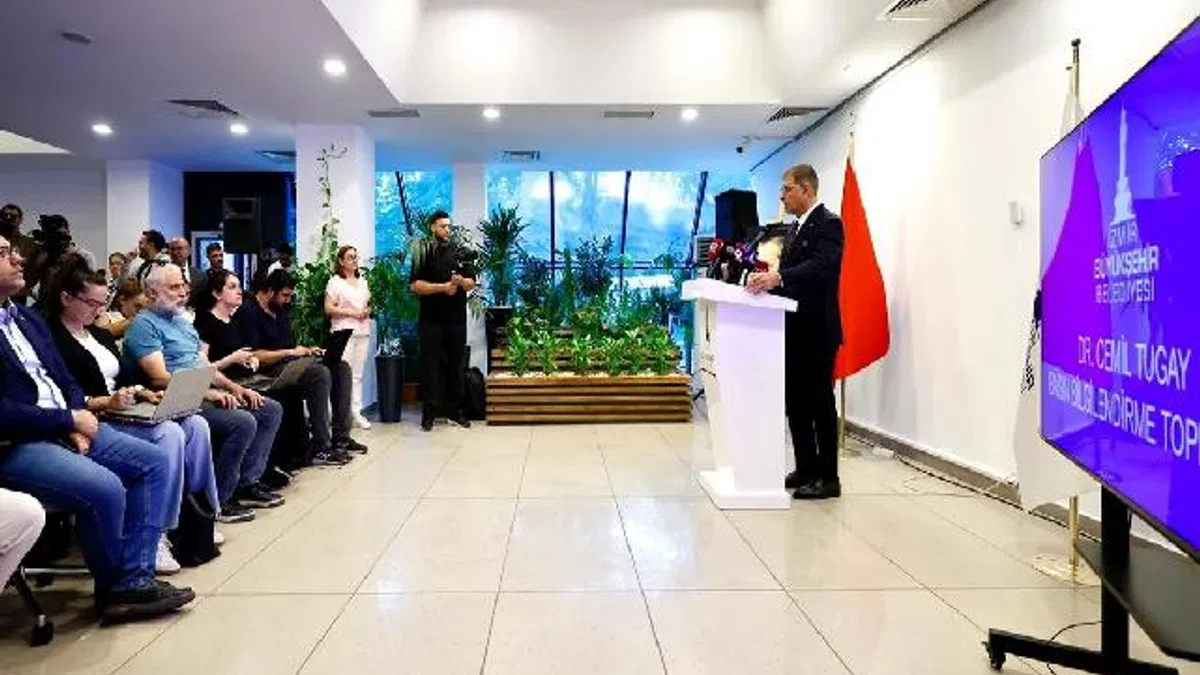 Başkan Tugay’dan kentsel dönüşüm ve atık yönetimi açıklaması