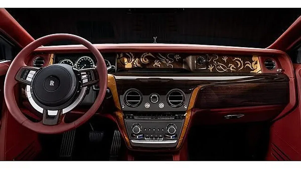 Rolls-Royce’dan 100. yılına özel ejderha teması